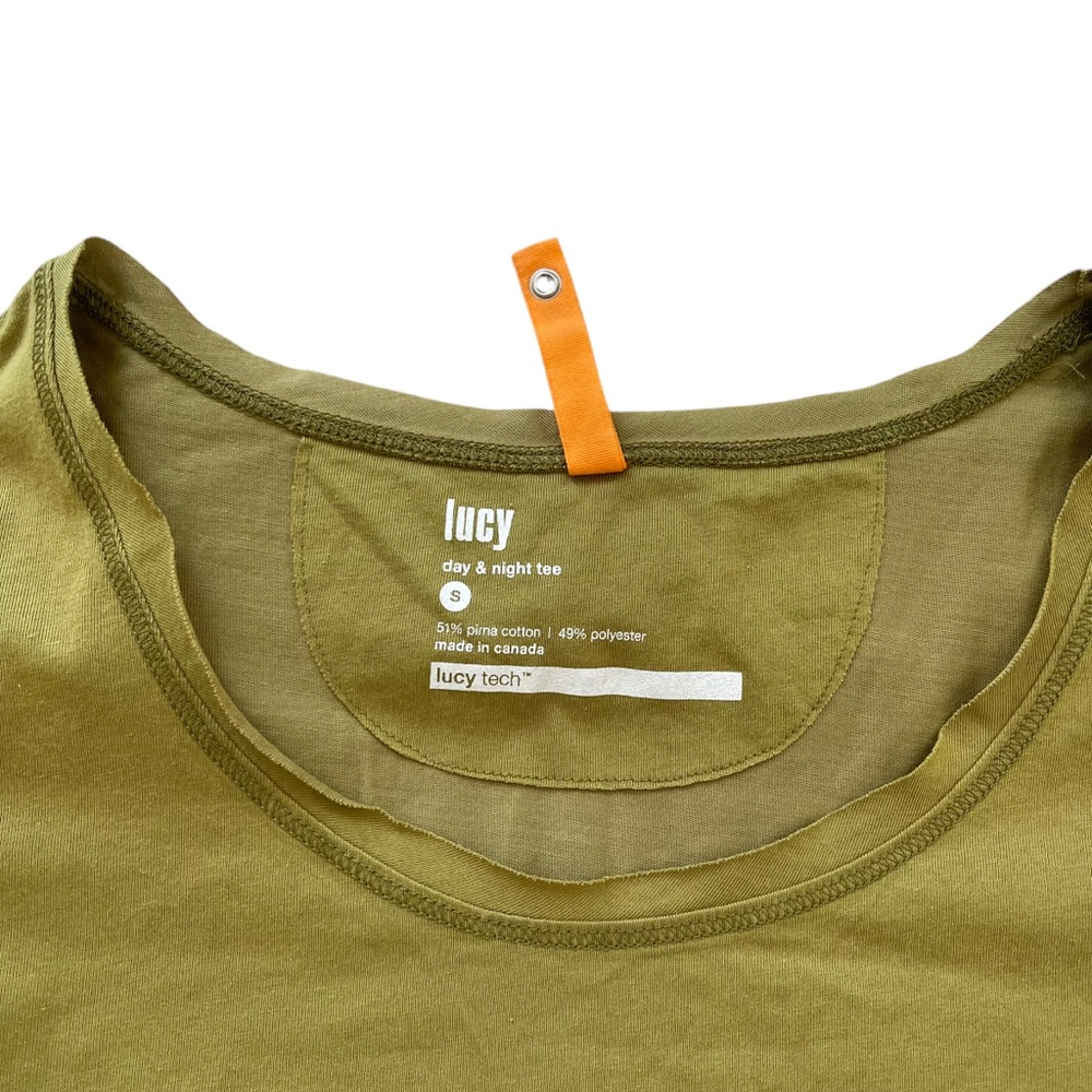 ✨ Lucy Tech Day & Night Green Scoop Neck Short Sleeve Tee Size Small - Picture 2 of 3